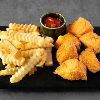 Chicken Nuggets w/ Fries